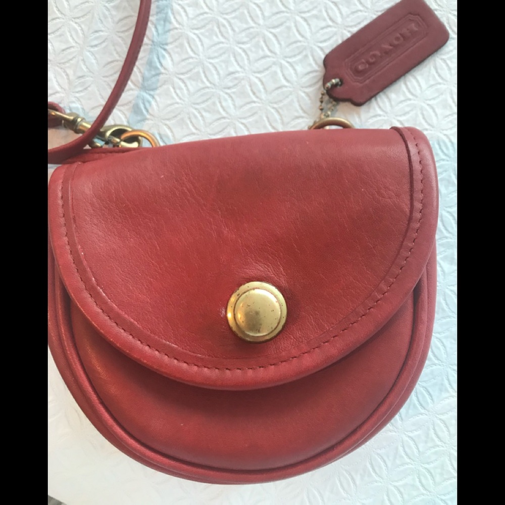 Stylish vintage Coach Red Mini Purse/Belt Bag - Picture 5 of 9